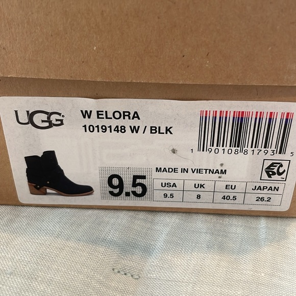 UGG W Elora bootie in black suede - Picture 2 of 6